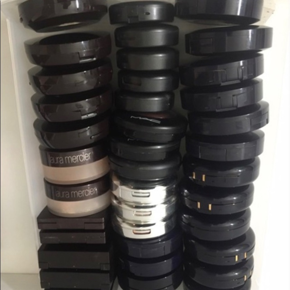 πMac-esteelauder-Laura M foundations powder/creme - Picture 5 of 7
